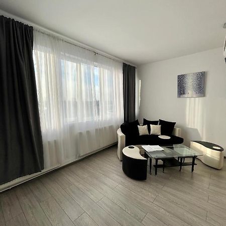 Luanaapartments #36 โอโตเปนี ภายนอก รูปภาพ